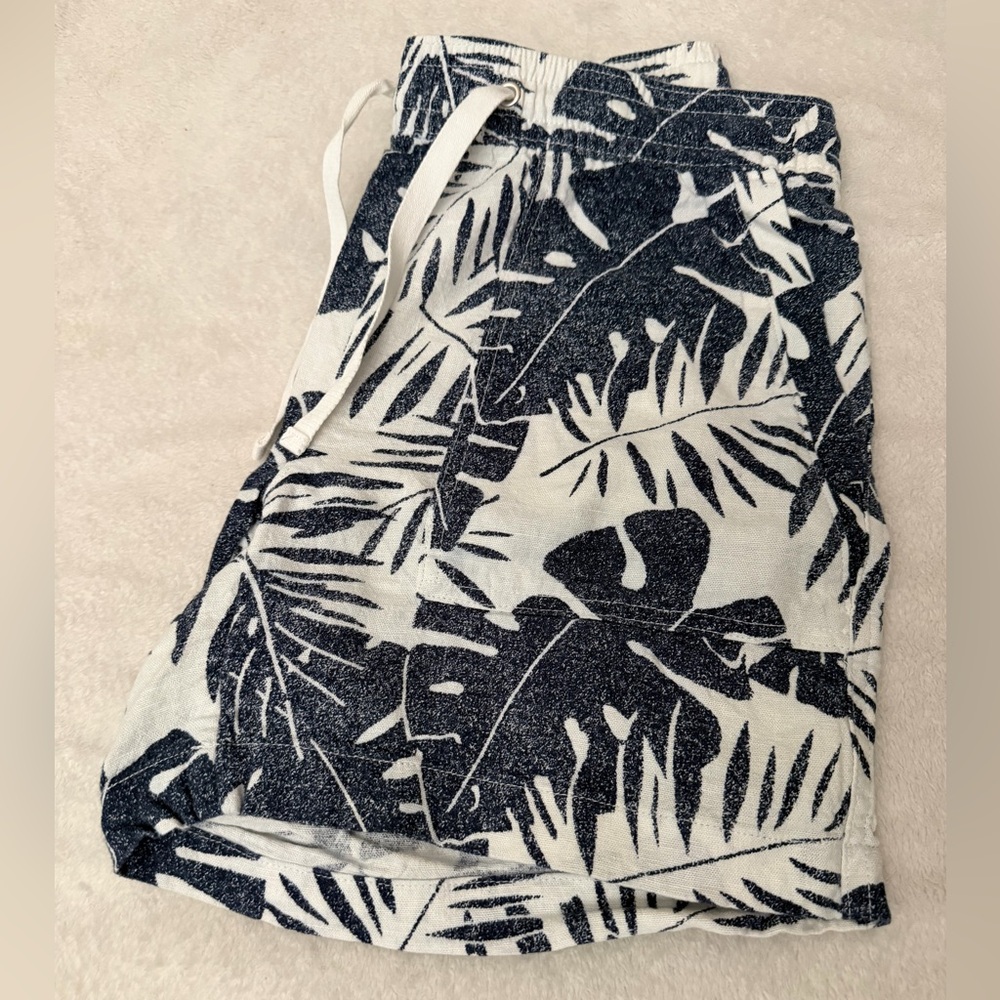 Nautica Blue and White Leaf Print Women’s Linen Shorts